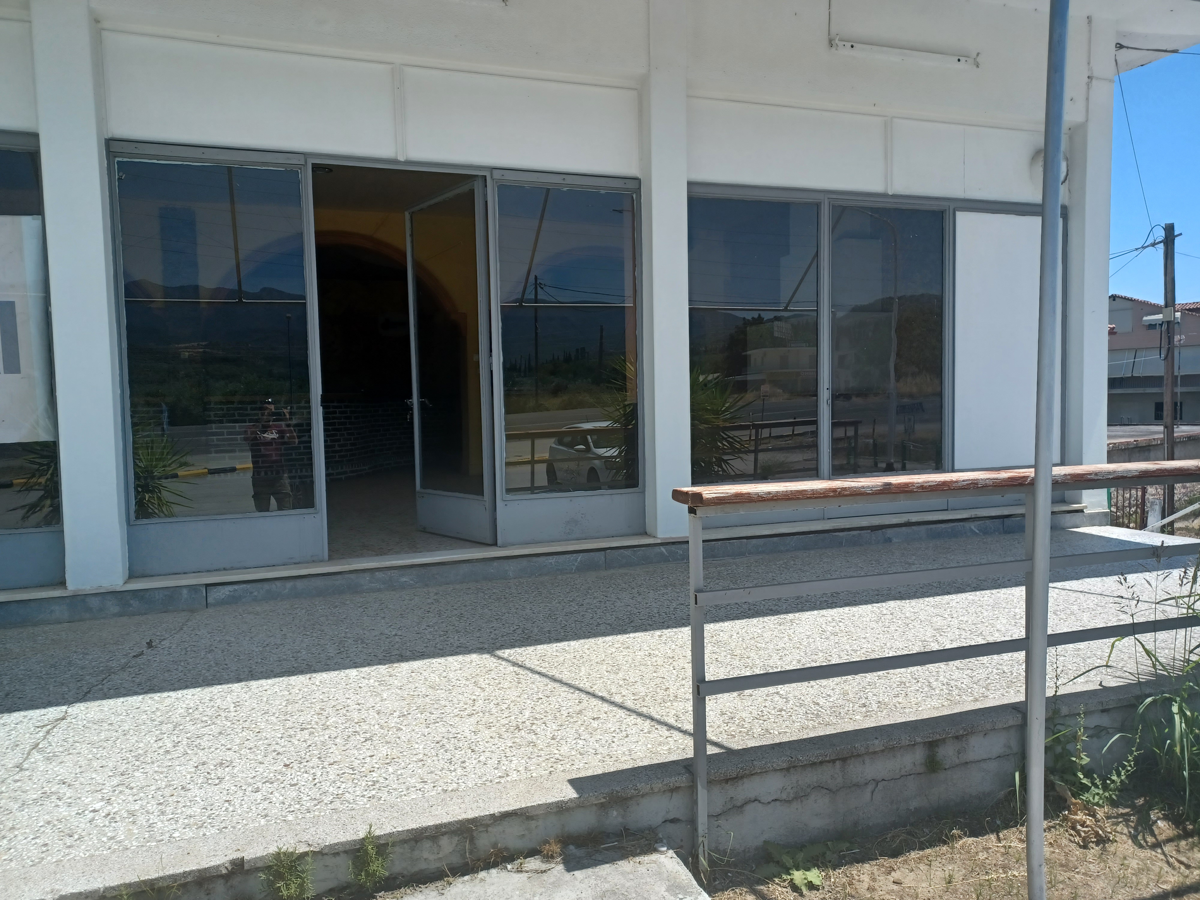 ΚΑΤΑΣΤΗΜΑ 194 τ.μ.  ΣΤΟ ΜΩΛΟ ΦΘΙΩΤΙΔΑΣ  / ΜΗ ΔΙΑΘΕΣΙΜΟ 